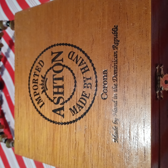 Vintage Cigar box purse - Picture 2 of 13